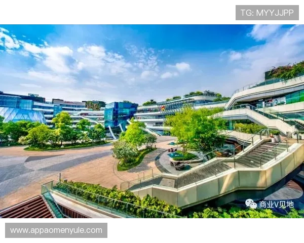 澳门置地广场购物中心多样化的品牌选择满足不同消费者的购物需求